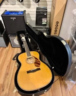 Fender PO-220E All Solid Orchestra Acoustic In Natural, Hardshell Case -musical instrument 09703503215