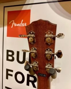 Fender PO-220E All Solid Orchestra Acoustic In Natural, Hardshell Case -musical instrument 09703503217