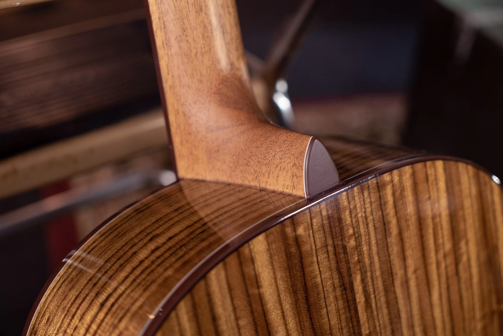 Washburn Bella Tono Studio 9 Charcoal Spruce Top Walnut Sides 2 Washburn Bella Tono Studio 9 Charcoal Spruce Top Walnut Sides - Image 2