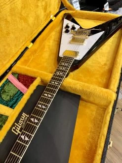 Gibson Custom Historic Jimi Hendrix 1969 Flying V Aged Ebony Right Hand -musical instrument IMG 1694