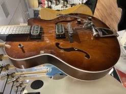 USED Godin 5th Avenue Uptown T-Armond Hollowbody Guitar - Havana Burst W/Case -musical instrument IMG 4632