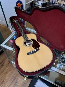 Martin 000-28 Modern Deluxe -musical instrument IMG 5749