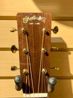 Martin 000-28 Modern Deluxe -musical instrument IMG 5752