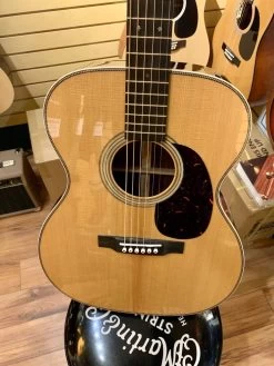 Martin 000-28 Modern Deluxe -musical instrument IMG 5755
