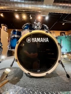 Yamaha SBX0F57 Stage Custom Birch 5 Pc 20" W/HW780 Hardware, Deep Blue Sunburst 10 Yamaha SBX0F57 Stage Custom Birch 5 Pc 20" W/HW780 Hardware, Deep Blue Sunburst -musical instrument IMG 6155