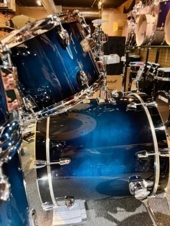 Yamaha SBX0F57 Stage Custom Birch 5 Pc 20" W/HW780 Hardware, Deep Blue Sunburst 9 Yamaha SBX0F57 Stage Custom Birch 5 Pc 20" W/HW780 Hardware, Deep Blue Sunburst -musical instrument IMG 6158