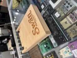 Swan Percussion Knock Box Stompin Bass -musical instrument IMG 8681