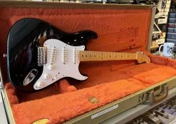 USED 2001 Fender American Vintage Reissue '57 Strat In Black W/OHSC