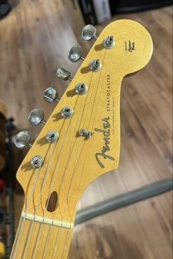 USED 2001 Fender American Vintage Reissue '57 Strat In Black W/OHSC -musical instrument avri 5