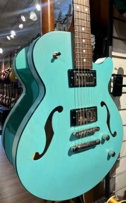 USED Godin Montreal Premiere HT Laguna Blue W/Case -musical instrument godin 3