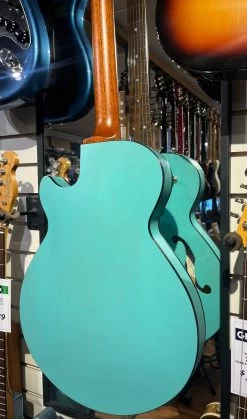 USED Godin Montreal Premiere HT Laguna Blue W/Case -musical instrument godin 4